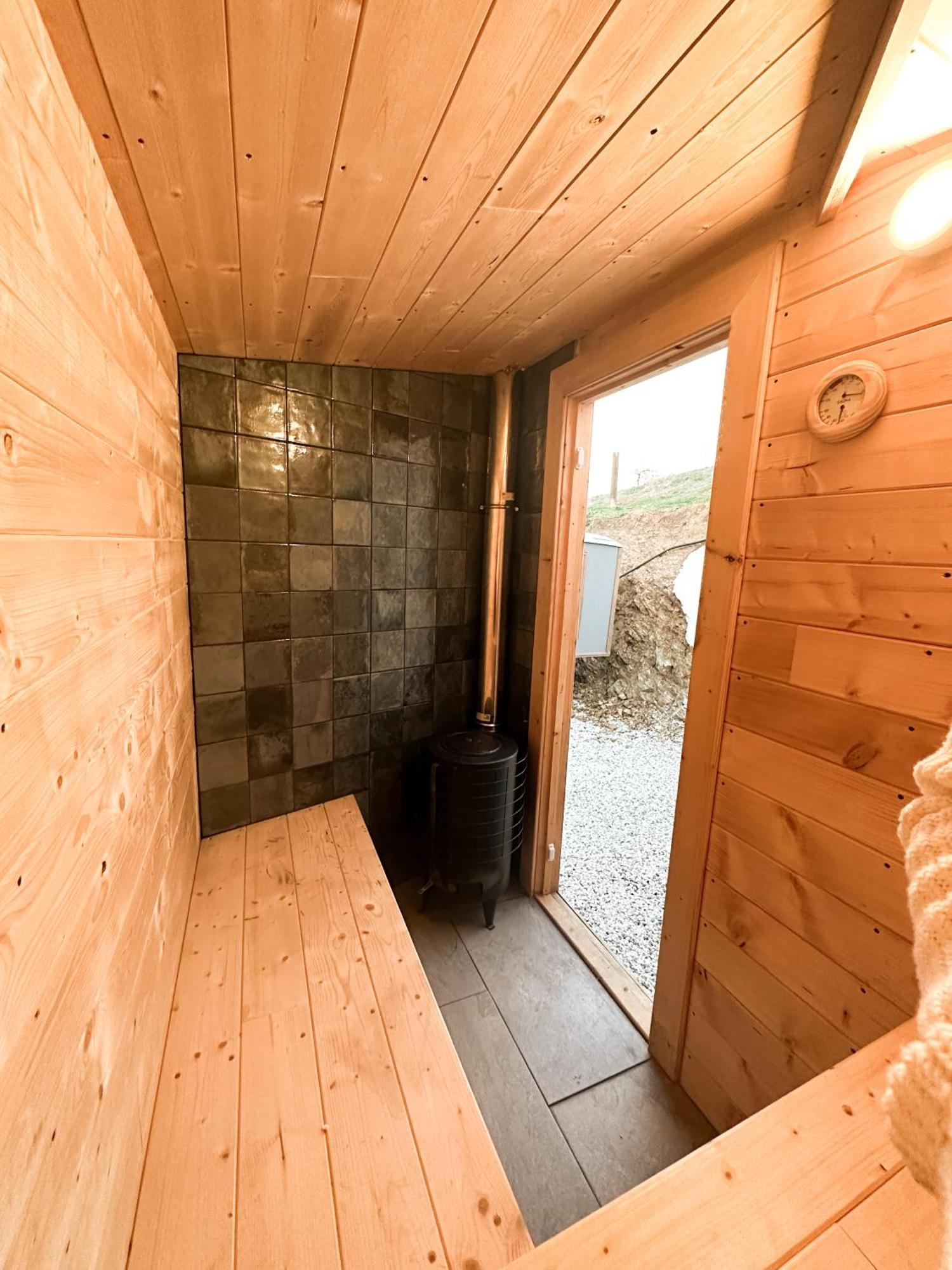 Romantic - Hottub & Sauna